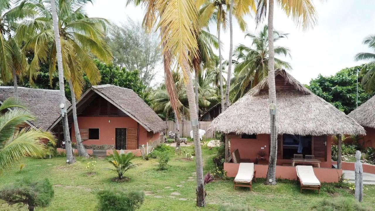 Le Transat Bed and Breakfast Ambatoloaka  Exteriör bild