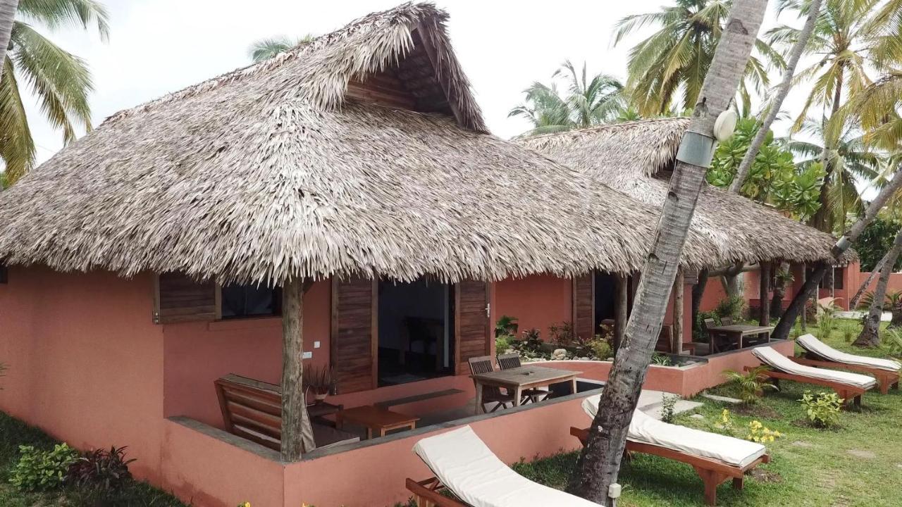 Le Transat Bed and Breakfast Ambatoloaka  Exteriör bild