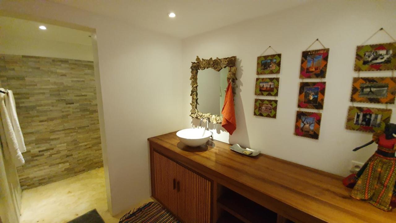 Le Transat Bed and Breakfast Ambatoloaka  Exteriör bild